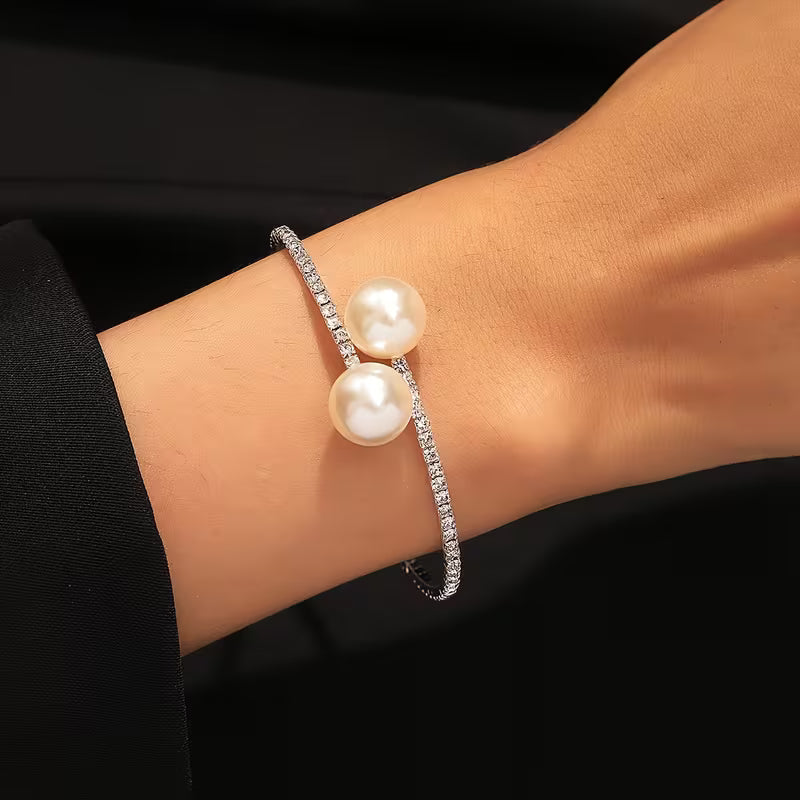 Elegancka bransoletka z pereł i cyrkonii