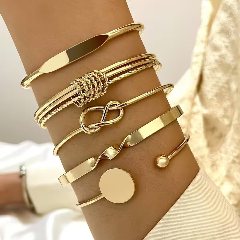 Zestaw 5 eleganckich złotych bransolet